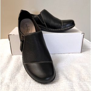 Clarks brand loafers womens size 7.5 black leather